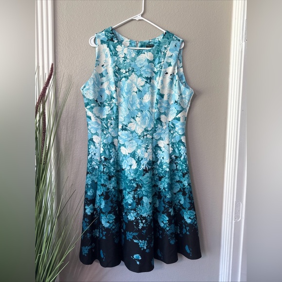 #670 Gabby Skye Floral sleeveless shift dress size 16W - Picture 1 of 9